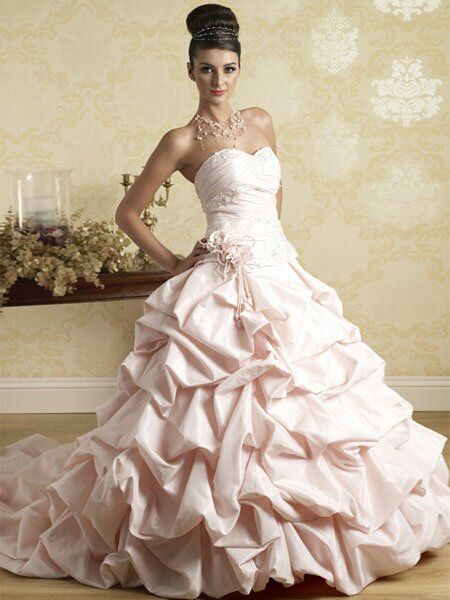 Light pink wedding dress Photo - 10