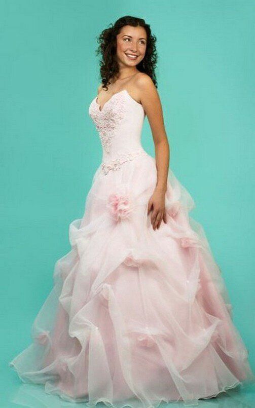 Light pink wedding dress Photo - 5