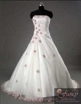 Purple and white wedding dresses Photo - 7