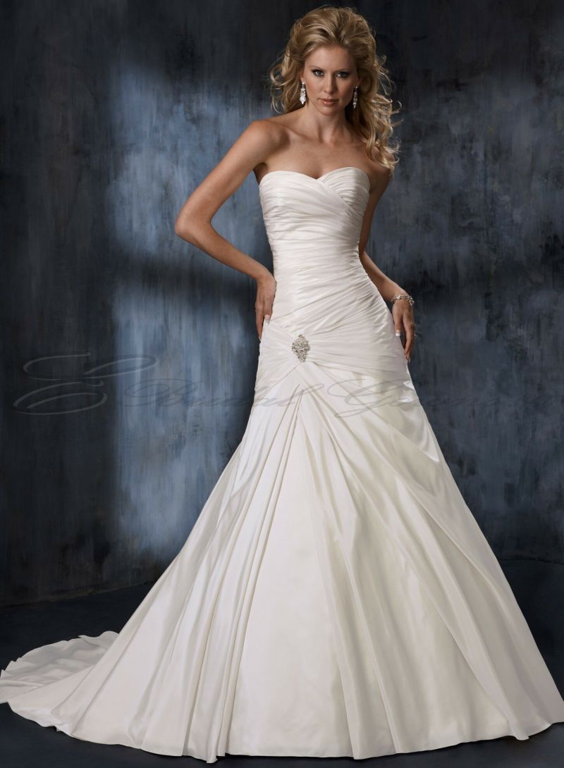 A line strapless wedding dresses Photo - 4