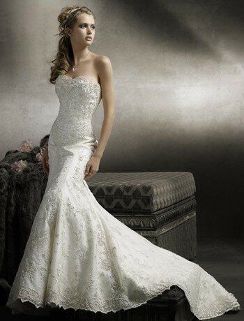 Best wedding dresses for short women Photo - 2