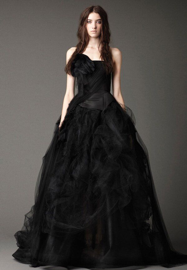 Dark wedding dresses Photo - 1