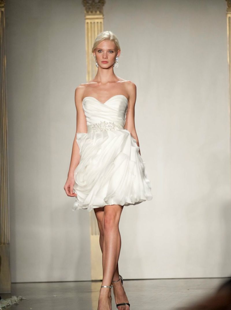 Elegant short wedding dresses Photo - 9