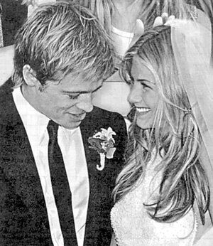Jennifer Aniston wedding dresses brad pitt Photo - 6