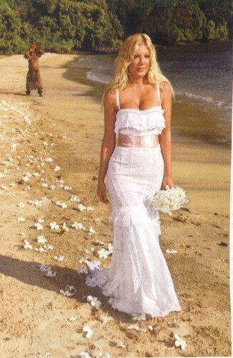 Tori Spelling wedding dresses Photo - 2