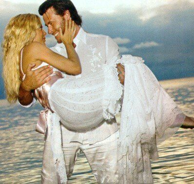 Tori Spelling wedding dresses Photo - 5