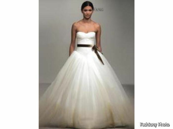 Vera Wang sheath wedding dresses Photo - 2