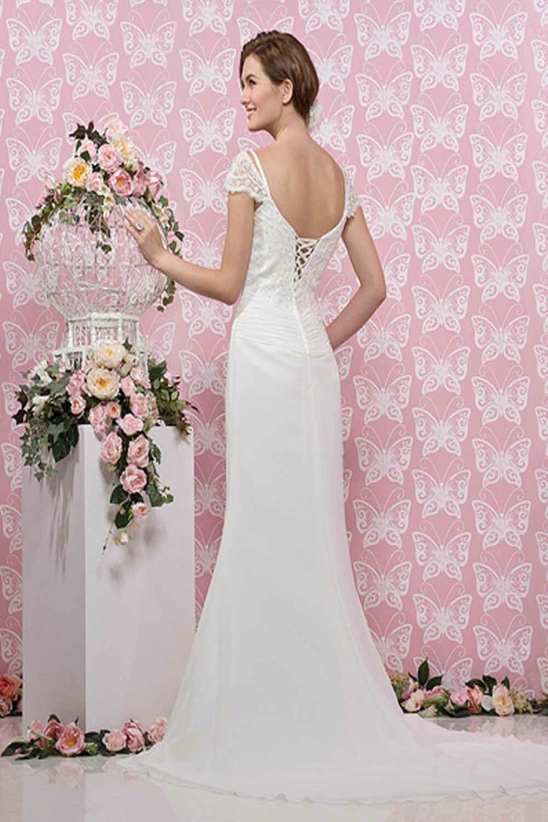 Vera Wang wedding dresses rent Photo - 3