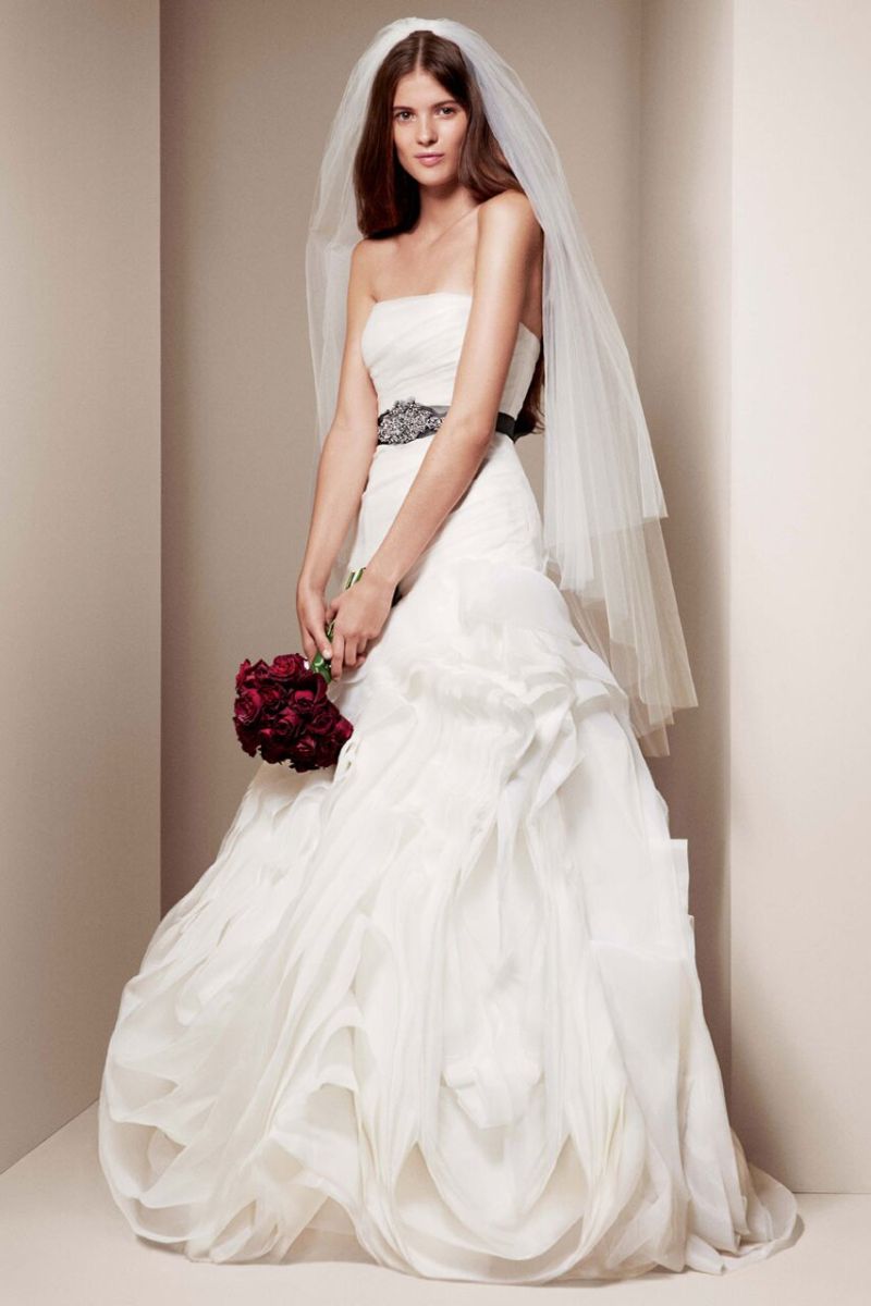 Vera Wang wedding dresses rent Photo - 5