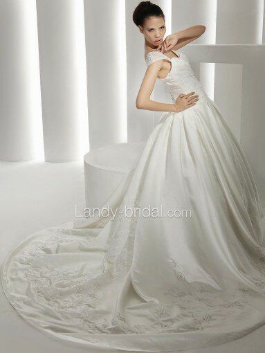 Wedding dresses for big girls Photo - 9