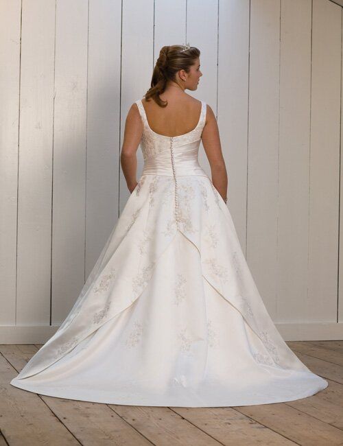 Wedding dresses for big girls Photo - 4