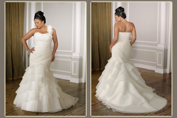 Wedding dresses for curvy girls Photo - 1