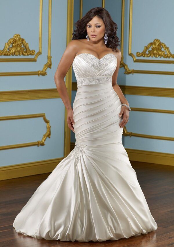Wedding dresses for curvy girls Photo - 6