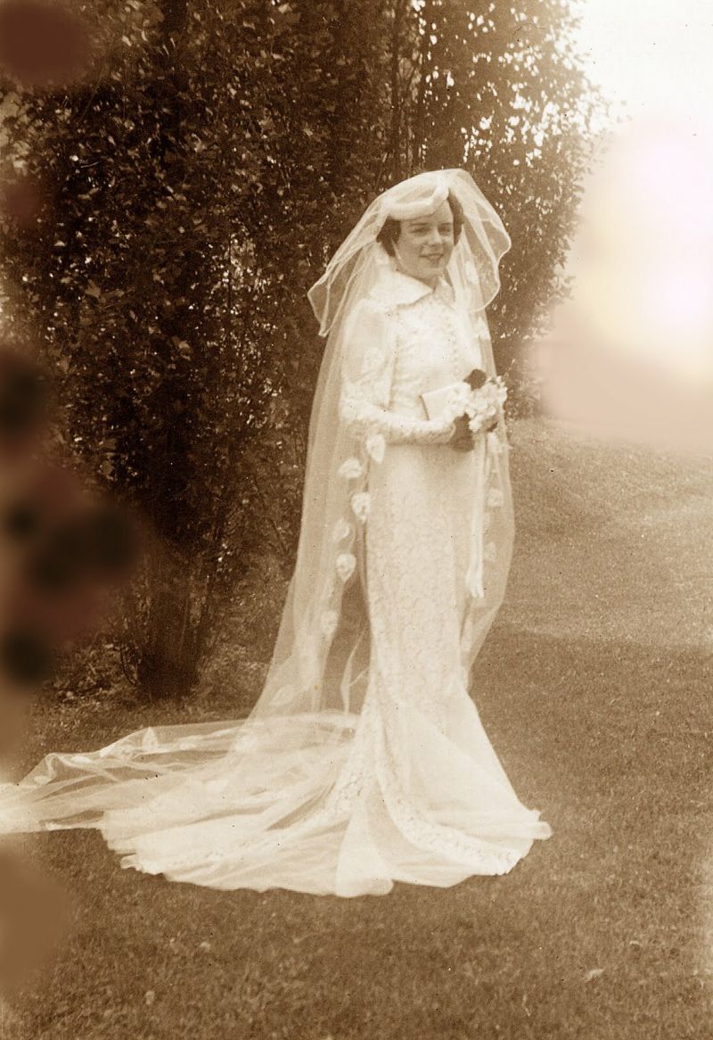 Wedding dresses for mom Photo - 5