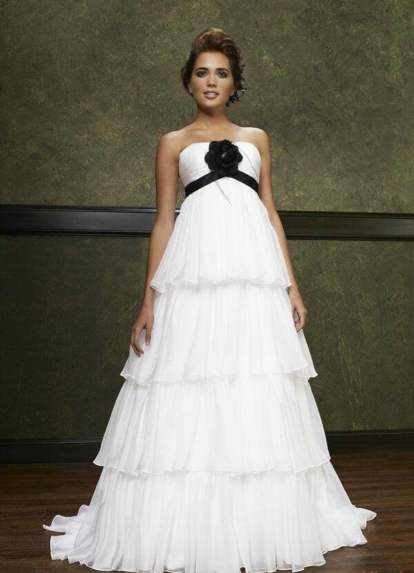 Wedding dresses for pregnant bride Photo - 7