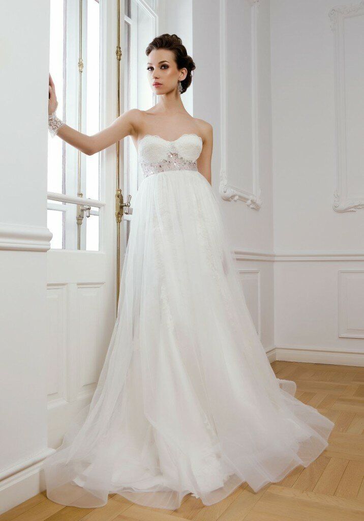 Wedding dresses for pregnant women Photo - 2