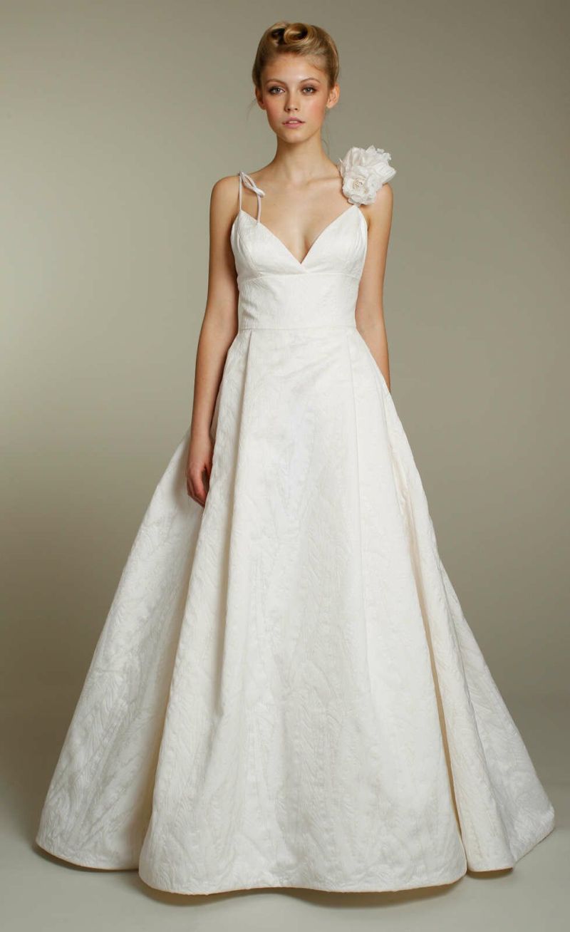 Wedding dresses for pregnant women Photo - 6