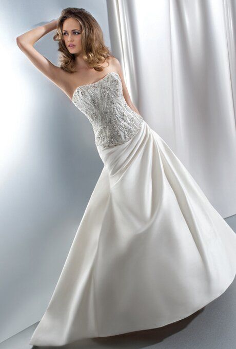 Wedding dresses for young brides Photo - 9