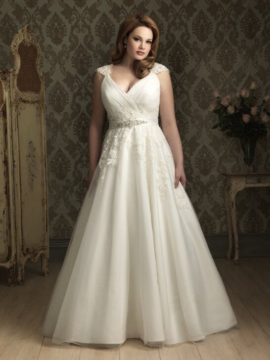 Wedding dresses in plus sizes Photo - 6