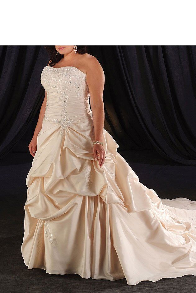 Wedding dresses plus sizes Photo - 8