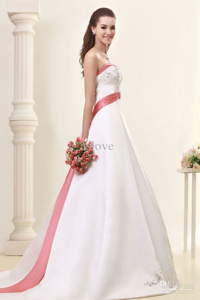 Wedding dresses with color accent Photo - 2