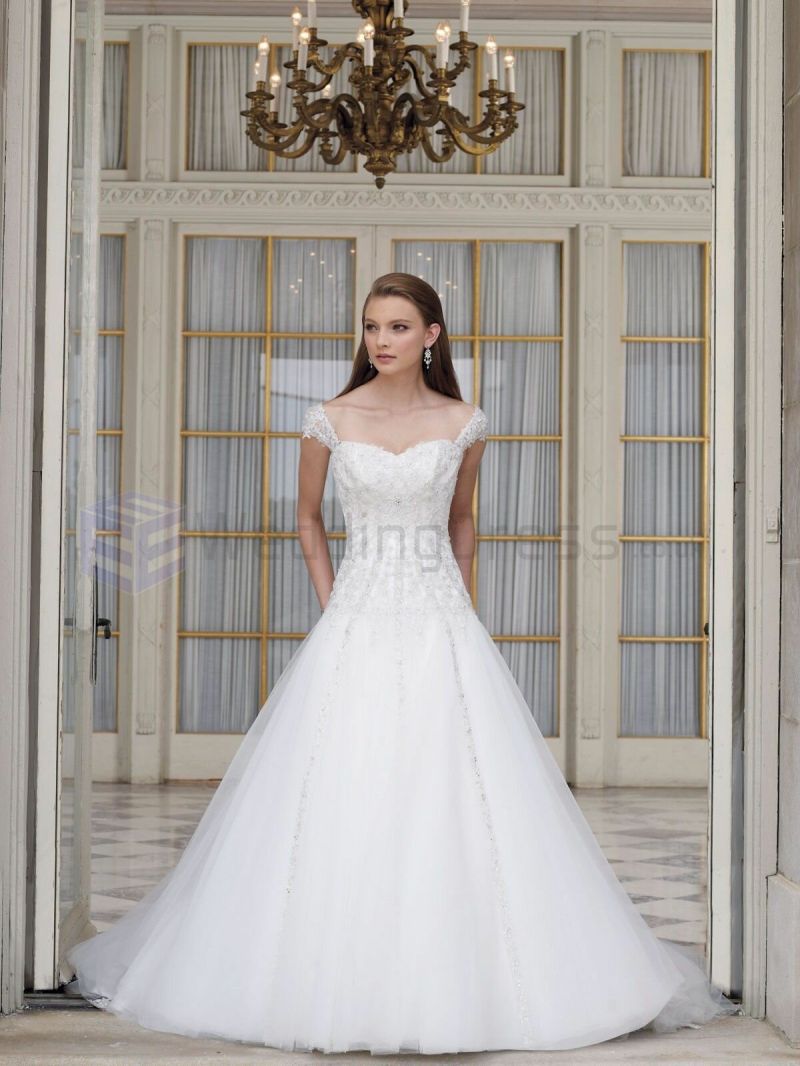 Wedding dresses with lace up back Photo - 5