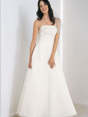 Wedding dresses without a train Photo - 8