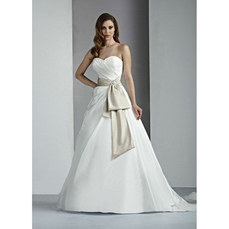 Winter wedding dresses 2014 Photo - 6