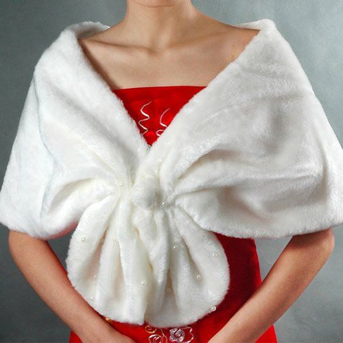 Winter wedding dresses with fur Photo - 10