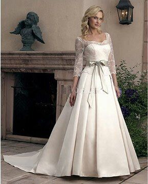 Long sleeve modest wedding dress Photo - 4