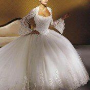 Long sleeve white wedding dress Photo - 1