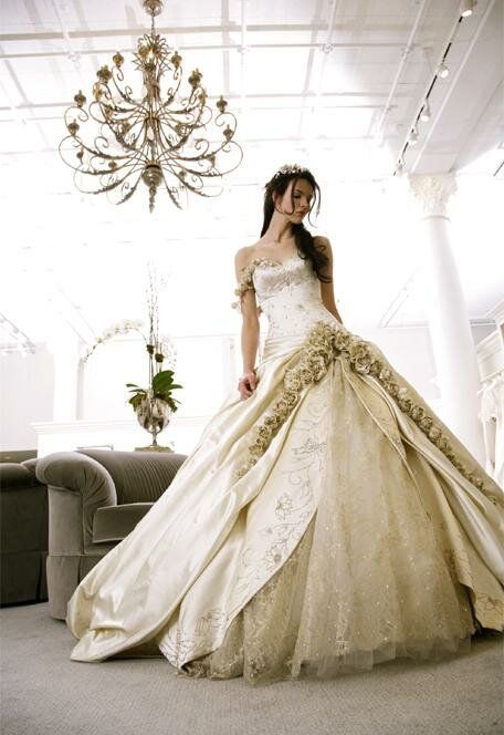 Long to short wedding dress Photo - 3